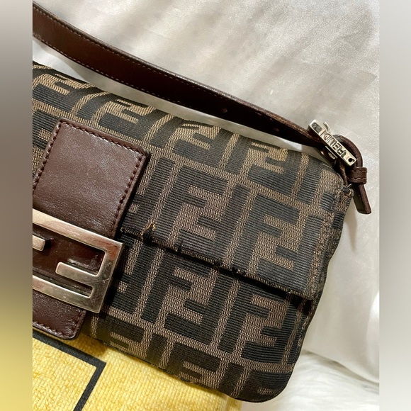 🤍VTG FENDI BAGUETTE ZUCCA Zucchino TOBACCO Pochette Shoulder Bag🤍🍬 - Picture 16 of 17